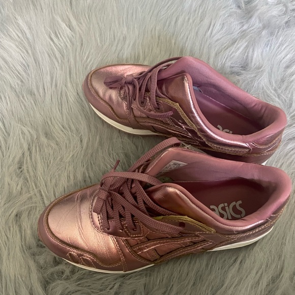 Pinkish/purplish Metallic ASICS - Picture 2 of 5